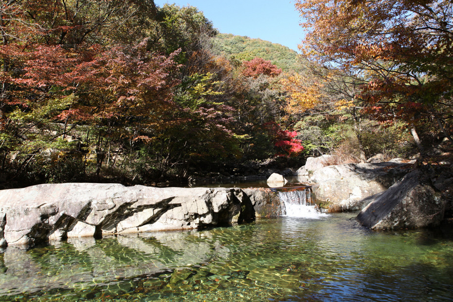 운장산 제방바위 단풍